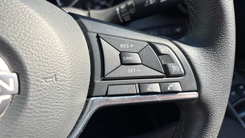 Nissan Juke 1.0 DiG-T 114 N-Connecta 5dr Petrol Hatchback